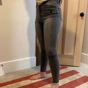 Grey Pre-distressed High-rise Skinny jeans